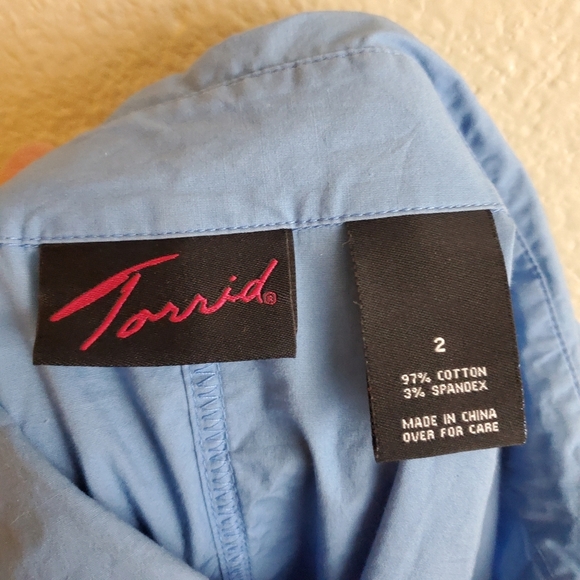 Torrid Blue Chambray Button Sleeveless Top - Picture 2 of 4